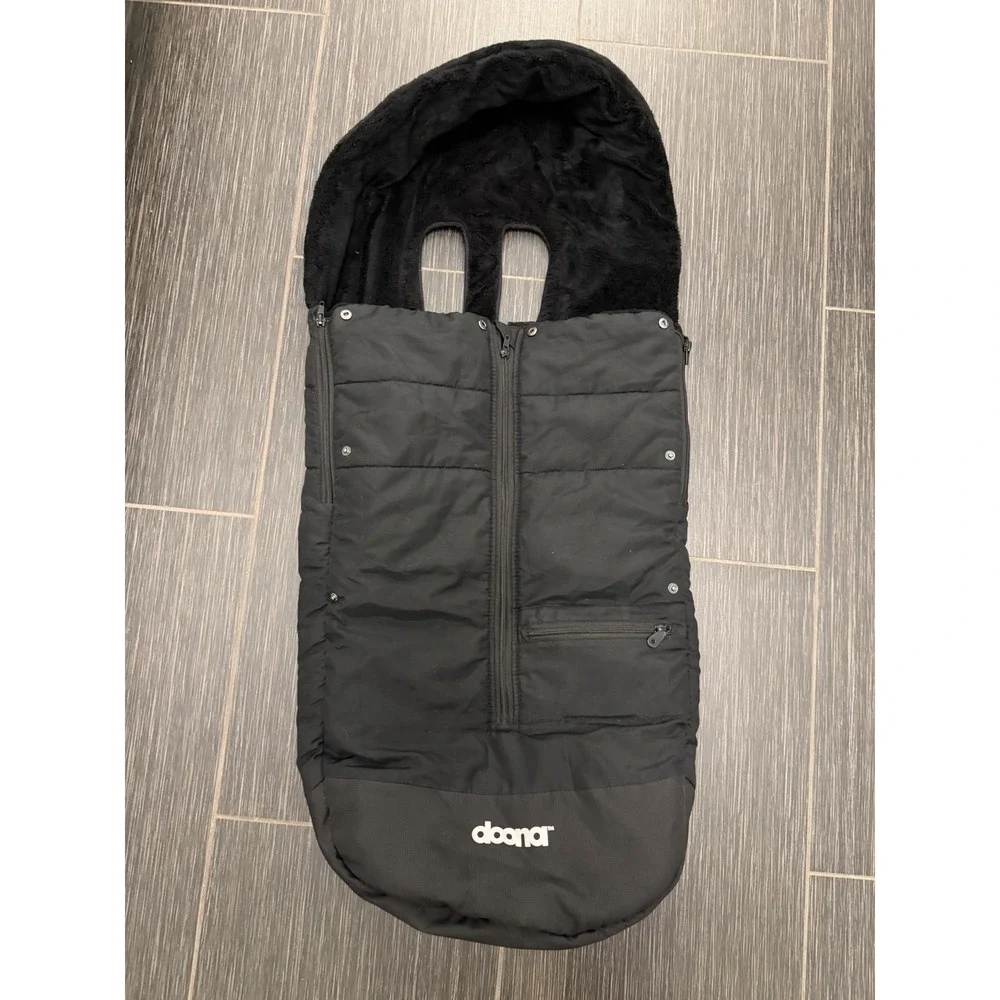 Doona Black Infant Stroller Footmuff Padded Faux Fur Line Zip Closure Cozy Cover
